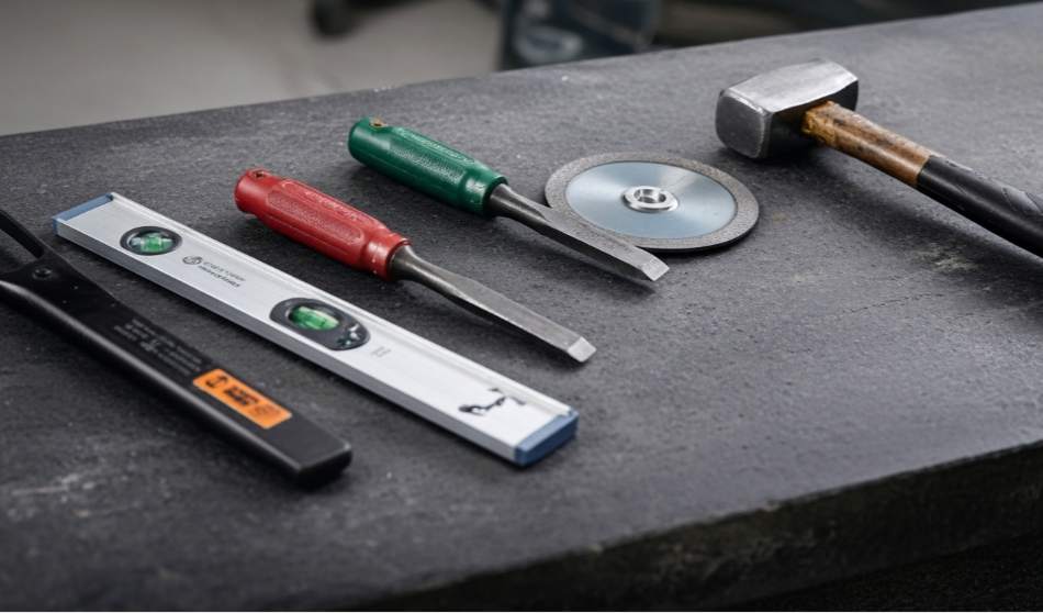 must have tools for installing natural stone veneer like a pro