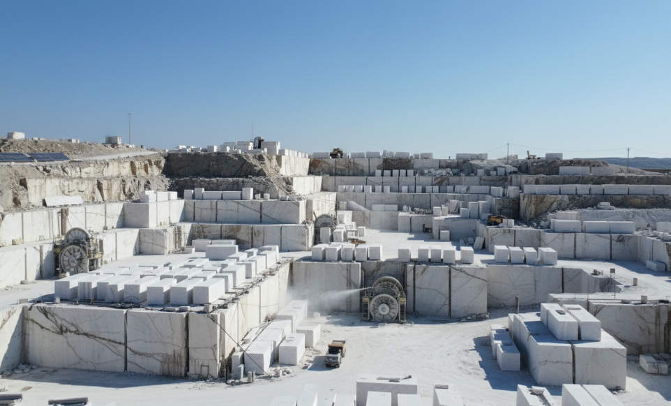 the engineering of quarrying why extraction depth dictates stone grade (1)